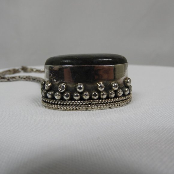 L716 Stamped 925 Silver Necklace with Blue Black Colored Stone - Picture 3 of 7